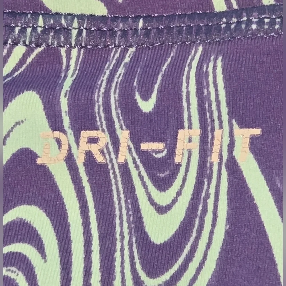 NWOT Nike Dri Fit Swirl Pattern Leggings